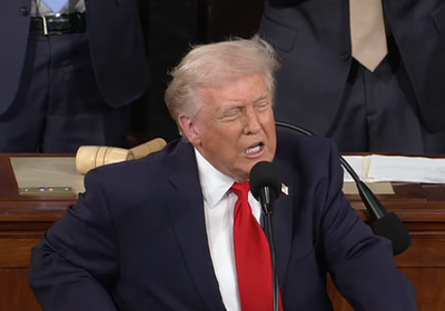 ترامب يقر باحتمال بقاء أسعار الوقود مرتفعة حتى نوفمبر