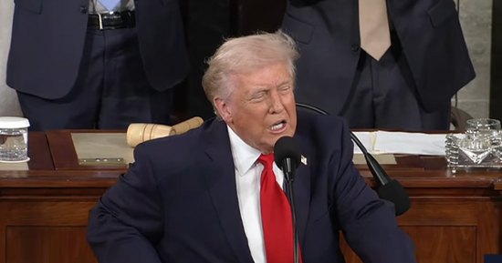 ترامب يقر باحتمال بقاء أسعار الوقود مرتفعة حتى نوفمبر