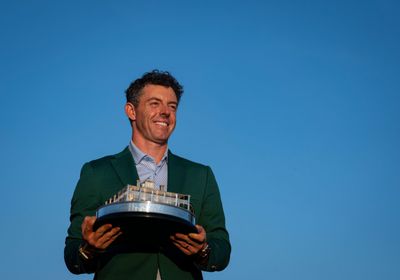 ماكلروي يحتفظ بلقب "الماسترز" ويتقدم لوصافة "السباق إلى دبي" للجولف