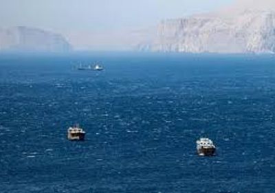 ناقلات تتجنب مضيق هرمز قبل الحصار الأمريكي