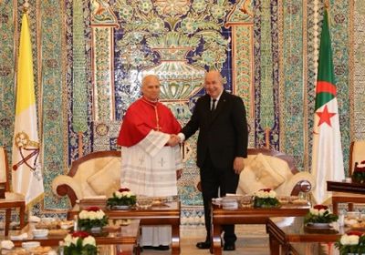 بابا الفاتيكان يصل الجزائر