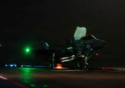 الجيش الأمريكي يشن عمليات طيران ليلية في بحر العرب