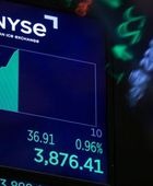 الأسهم الأمريكية تتحول للارتفاع بدعم من آمال التهدئة