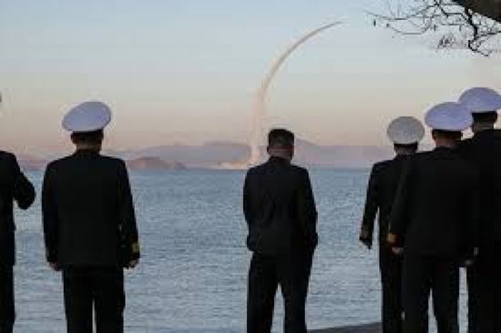 كوريا الشمالية تجري تجارب على صواريخ بحرية