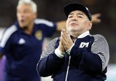 الأرجنتين تبدأ محاكمة جديدة بشأن وفاة مارادونا