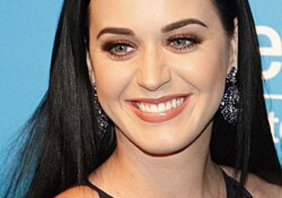 تحقيق في أستراليا بعد اتهام المغنية كايتي بيري بالاعتداء الجنسي