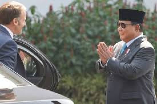 ماكرون ورئيس إندونيسيا يبحثان تعزيز التعاون الدفاعي بين البلدين