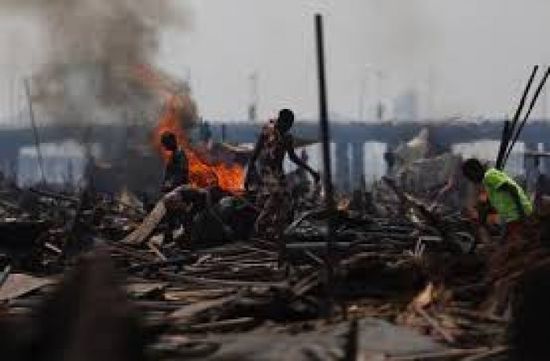 نيجيريا تدافع عن غارة دامية على قرية يسيطر عليها متمردون