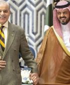 رئيس الوزراء الباكستاني يصل إلى جدة