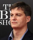 "مايكل بَري" يتمسك برهانه ضد "بالانتير" رغم إشادة ترامب