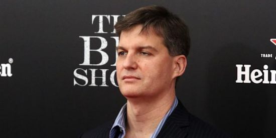 "مايكل بَري" يتمسك برهانه ضد "بالانتير" رغم إشادة ترامب