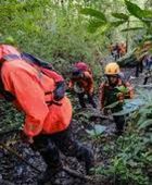 تفاصيل مقتل ثمانية أشخاص في تحطم مروحية في إندونيسيا