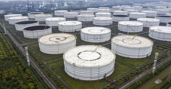 الصين تمنح مصافيها الضوء الأخضر لاستخدام احتياطيات النفط