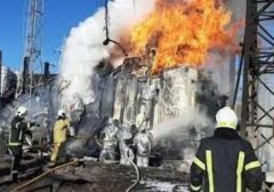 الجهود مستمرة لإخماد حريق في ميناء توابسي الروسي