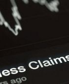 تراجع طلبات إعانة البطالة بأسرع وتيرة منذ فبراير