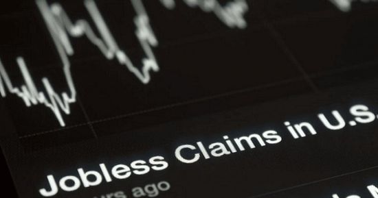 تراجع طلبات إعانة البطالة بأسرع وتيرة منذ فبراير