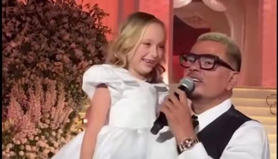 عمرو دياب يشعل زفاف ابنة محمد السعدي.. ولحظة عفوية مع طفلة تخطف الأنظار