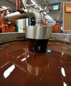 أكبر مصنّع للشوكولاتة عالمياً يقلص توقعاته للأرباح