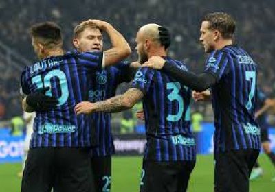 إنتر يقترب من حسم لقب الدوري بفوزه 3-صفر على كالياري