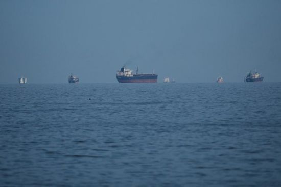 إيران: عدد محدد من السفن سيعبر مضيق هرمز