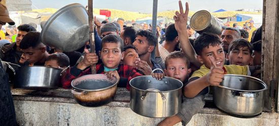 تحذيرات من نقص المواد الغذائية والدواء في غزة