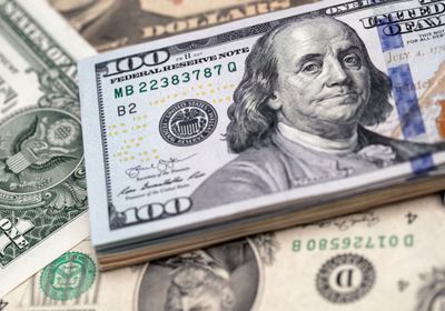 "بنك أوف أمريكا": خُمس المستثمرين يفضلون بيع الدولار