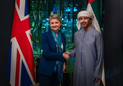 عبدالله بن زايد يبحث مع وزيرة خارجية بريطانيا التطورات في المنطقة