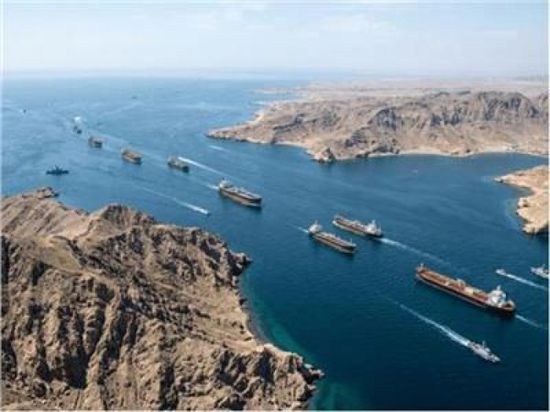 تحذير إيراني بإغلاق هرمز يغير مسار 5 ناقلات غاز