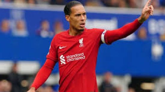 فان دايك يقود ليفربول للفوز 2-1 في الوقت القاتل على إيفرتون بالدوري