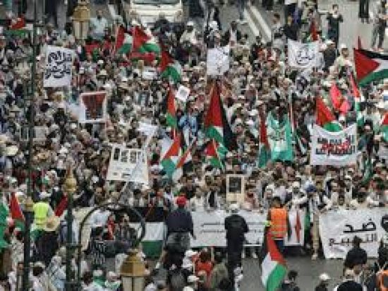 آلاف المغاربة يتظاهرون ضد قانون إسرائيلي يسمح بإعدام معتقلين فلسطينيين