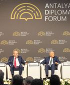 الأمين العام لمجلس التعاون يؤكد التزام المجلس بالتنمية والسلام