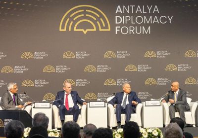 الأمين العام لمجلس التعاون يؤكد التزام المجلس بالتنمية والسلام