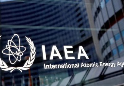 وكالة الطاقة الدولية تخفض توقعات الطلب والعرض العالمي