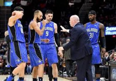 ماجيك يفوز على بيستونز في مباراتهما الأولى بسلسلة الأدوار الإقصائية