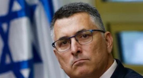 ساعر يعتذر عن تحطيم جندى إسرائيلى تمثالاً للمسيح في بلدة لبنانية