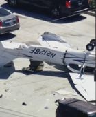 السلطات الأمريكية: تحطم طائرة في موقف سيارات جنوبي كاليفورنيا