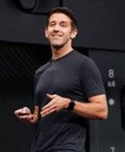  "أبل" تعين تيرنوس رئيسًا تنفيذيًا بدءًا من سبتمبر