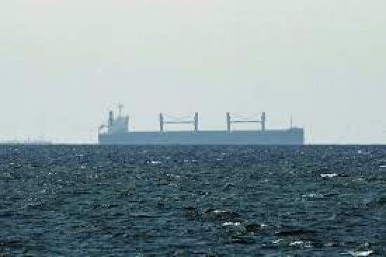 استهداف سفينة حاويات بنيران إيرانية قبالة عُمان