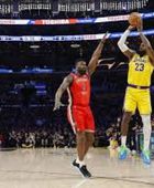 ليبرون جيمس يسجل 28 نقطة ليتقدم ليكرز 2-صفر على روكتس في السلسلة