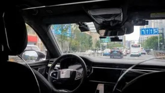 هولندا توافق لـ "تسلا" على برمجيات القيادة الذاتية