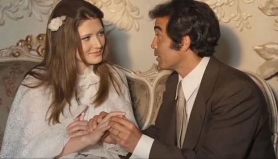 بكلمات مؤثرة.. شمس البارودي تستعيد ذكرى زواجها من حسن يوسف  