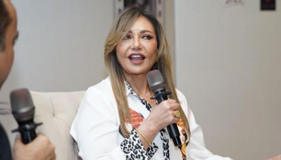 من أسوان.. ليلى علوي توجه رسالة مؤثرة إلى محمد منير