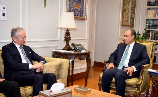 وزير الخارجية المصري يبحث مع المبعوث الياباني تطورات الأوضاع في غزة