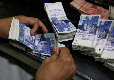"فيتش" تثبت تصنيف باكستان عند "B-" بظل مخاطر