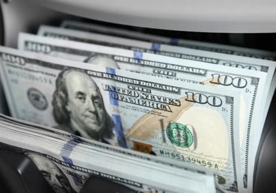 تحسن هيمنة الدولار الأمريكي على معاملات التجارة الدولية