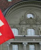 رئيس البنك السويسري يبدي استعداداً للتدخل في سوق الصرف