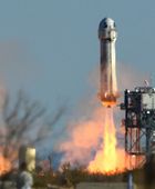 "بلو أوريجين" تنجح في أول هبوط لمعزز صاروخي مُعاد استخدامه