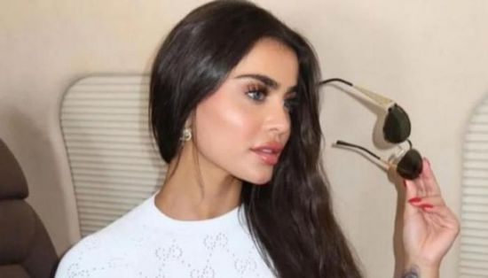 يمنى خوري تُشعل الجدل بإطلالة عفوية 