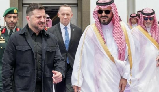 رئيس أوكرانيا يصل جدة