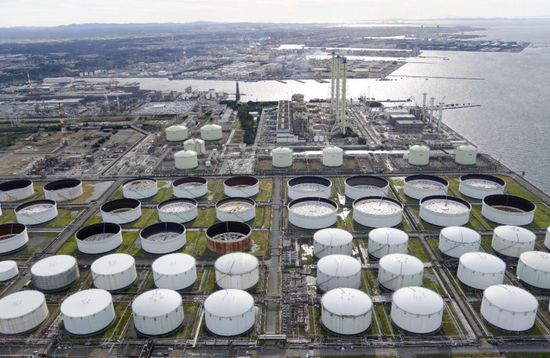 الولايات المتحدة تقترب من التحول لمصدر صافٍ للنفط